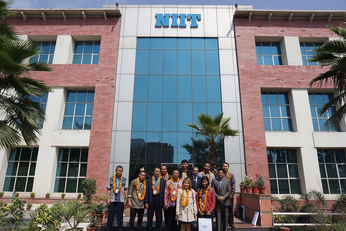 STMIK Akakom Yogyakarta jalin kerjasama riset dan student exchange  dengan NIIT University India